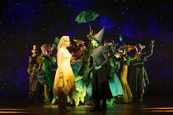 뮤지컬 '위키드' 공연 모습. 에스앤코 제공(Photo by Jeff Busby).