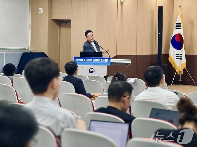 최재식 KAIST 김재철AI 대학원 석좌교수가 설명가능 인공지능에 대해 소개하고 있다. ⓒ 뉴스1 황덕현 기자