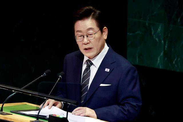 이재명 대통령이 23일 미국 뉴욕의 유엔본부 총회장에서 기조연설을 하고 있다. 뉴욕=연합뉴스