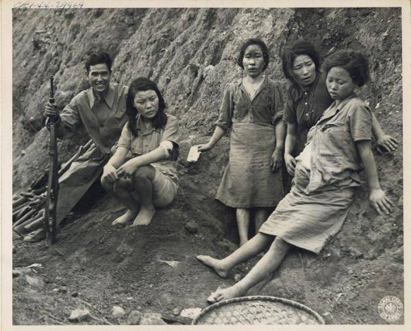 1944년 연합군이 중국 쑹산 위안소에서 찍은 일본군 위안부 피해자들의 모습. 서울시·서울대 정진성 교수 연구팀 제공
