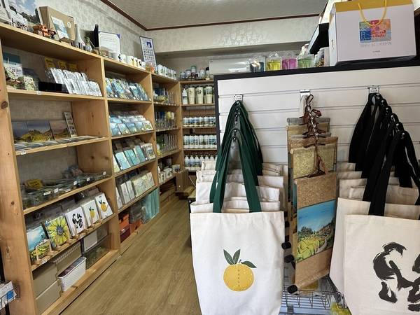 오시다남해 다랭이마을 본점 내부 /이영호 기자