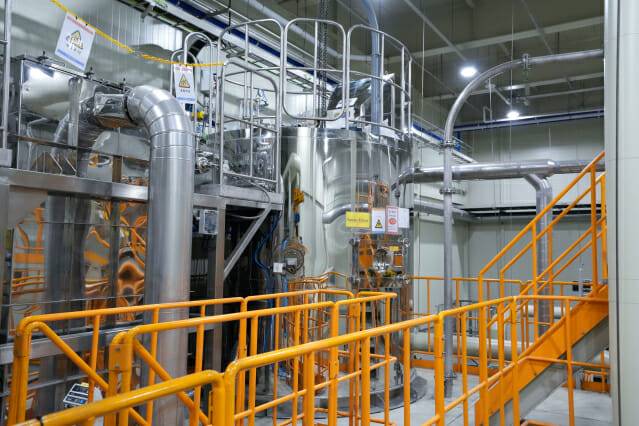 엘앤에프 구지 3공장 LFP 양극재 파일럿 라인 내 분무 건조 설비