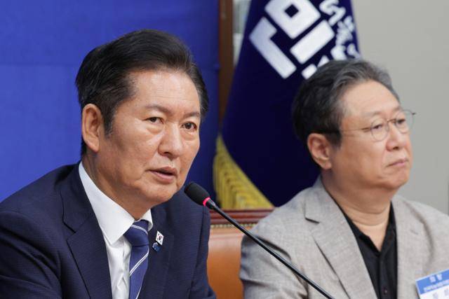 정청래 더불어민주당 대표가 29일 서울 여의도 국회에서 열린 민주당 전국직능대표자회의 발대식에서 인사말을 하고 있다. 뉴스1