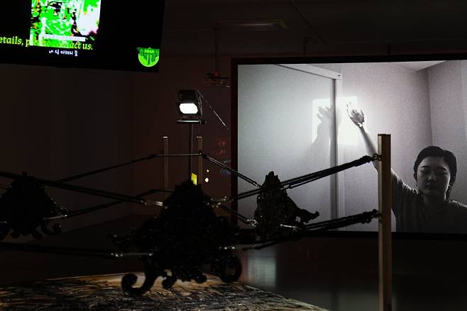 《오프사이트 2 열한 가지 에피소드》 설치 전경 / 사진. ⓒ남서원, 제공. 아트선재센터 ⓒ 2025 Art Sonje Center all rights reserved