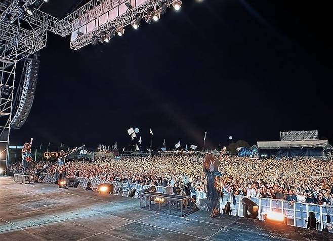 [부산=뉴시스] 베이비메탈 '2025 부산국제록페스티벌' 세 번째 날 헤드라이너 현장. (사진 = 인스타그램 캡처) 2025.09.29. photo@newsis.com *재판매 및 DB 금지