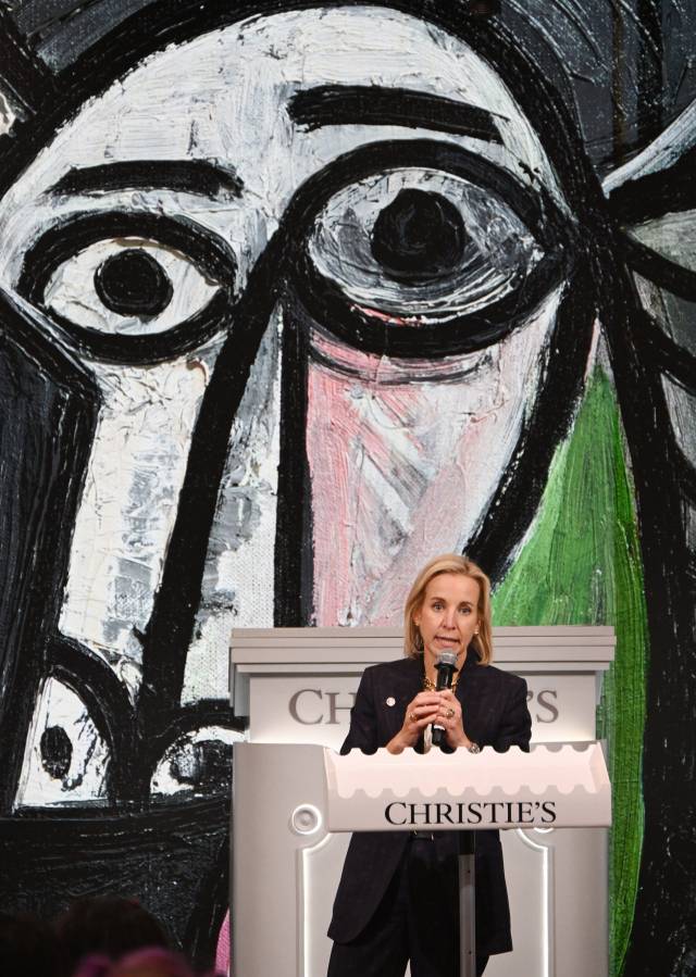 보니 브레던 크리스티 글로벌 최고경영자(CEO)가 26일(현지 시간) 홍콩 센트럴 더헨더슨에서 열린 크리스티 20·21세기 이브닝 경매를 마친 뒤 취재진의 질문에 답하고 있다. 홍콩=오승현 기자