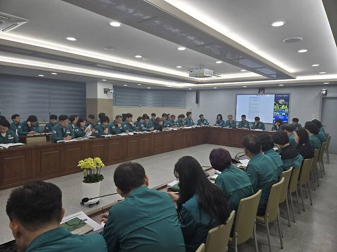 안동시는 지난 26일 발생한&nbsp;국가정보자원관리원 전산센터 화재에 대응하기 위한 긴급 대책 회의를 진행했다. ⓒ안동시