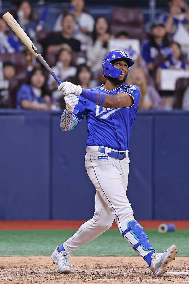 KBO리그 최초로 150타점을 밟은 삼성 디아즈는 50홈런이라는 마지막 목표를 남겨놓고 있다. 그는 “홈런도 좋지만, 팀을 직접 승리로 이끄는 타점을 더 선호한다”는 진심을 전했다. 사진제공｜삼성 라이온즈