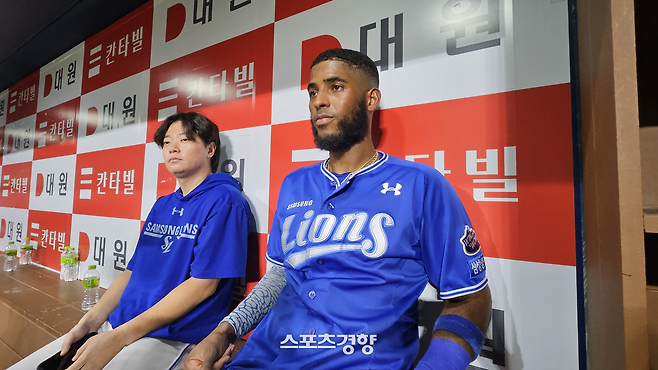 삼성 르윈 디아즈가 28일 고척 키움전 승리 후 소감을 전하고 있다.