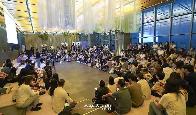 ‘2025 하이브 패밀리 나이트’에 참여한 구성원들의 모습. 하이브 제공