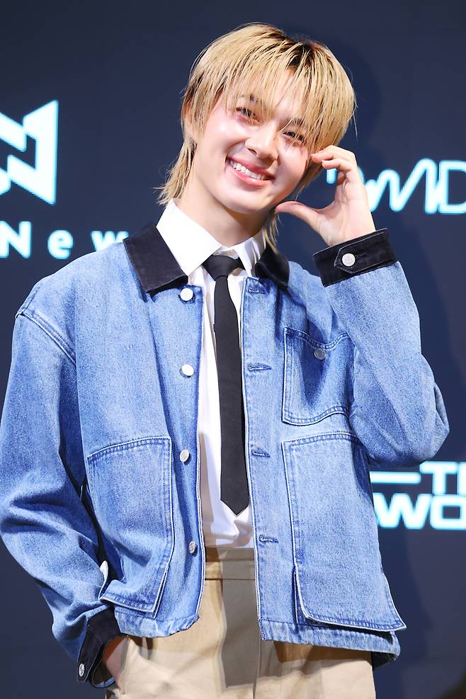 태국 가수 누뉴 차와린이 29일 오후 서울 강남구 라움아트센터에서 열린 싱글 ‘리브 미 위드 유어 러브(LEAVE ME WITH YOUR LOVE)’ 발매 기념 기자간담회에서 포즈를 취하고 있다. 연합뉴스