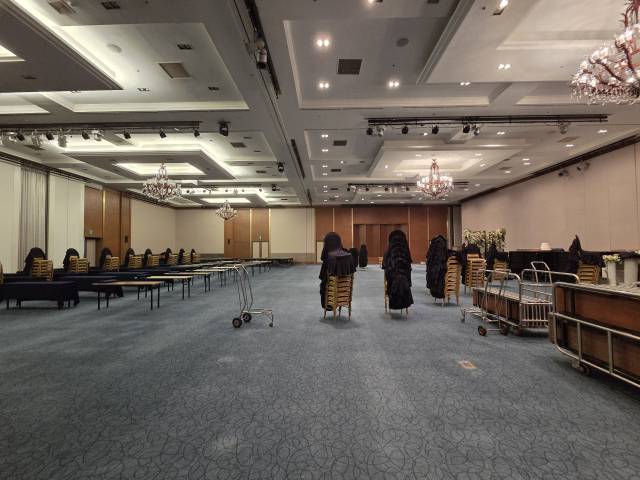 지난 29일 오후 APEC 정상 만찬장으로 사용될 라한셀렉트 경주 호텔 대연회장이 다른 행사 개최 준비로 텅 비어 있다. 배형욱 기자