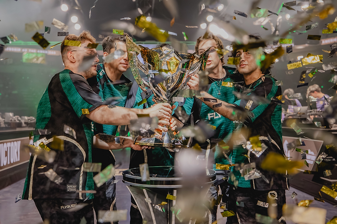 LTA 지역 챔피언십 우승팀 플라이퀘스트(사진=LTA)