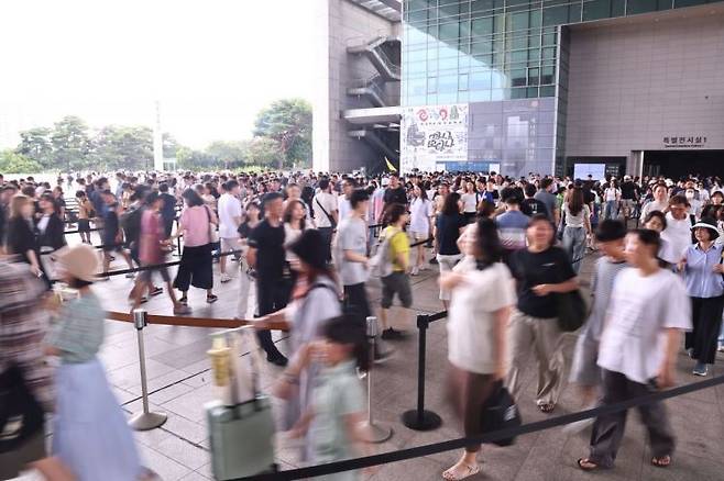지난 7월1일 국립중앙박물관이 입장하려는 관람객 인파로 붐비고 있다. 연합뉴스