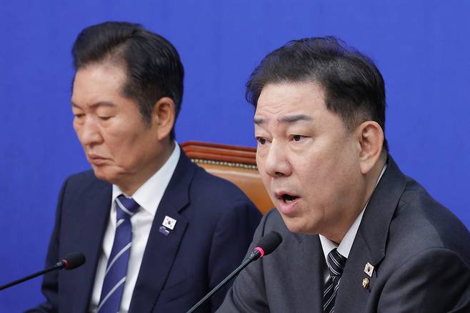 김병기 더불어민주당 원내대표가 29일 서울 여의도 국회에서 열린 민주당 최고위원회의에서 발언하고 있다. /뉴스1
