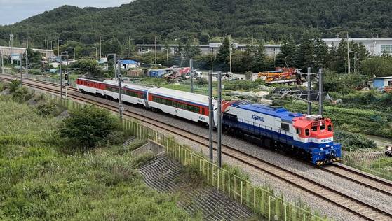 전남 서남해안을 잇는 목포보성선이 지난 27일부터 운행을 시작했다. [사진 전남도]