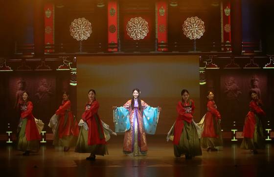 9월 26일부터 10월 12일까지 경주 엑스포대공원 문무홀에서 펼쳐지는 뮤지컬 '더 쇼! 신라'의 드레스리허설 모습. 사진 나인스토리