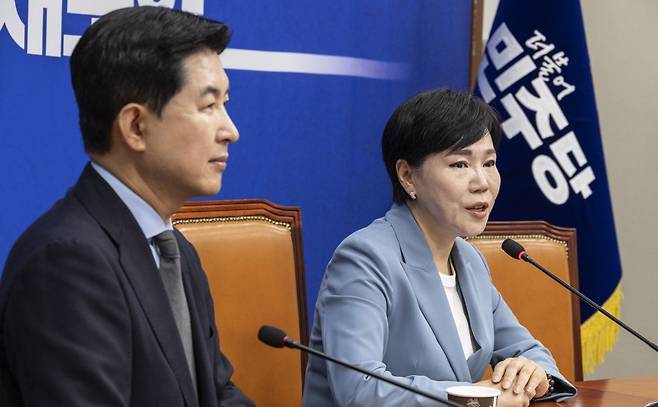 더불어민주당 3대특검특위 총괄위원장을 맡은 전현희 최고위원이 28일 국회에서 열린 기자간담회에서 발언하고 있다. 연합뉴스