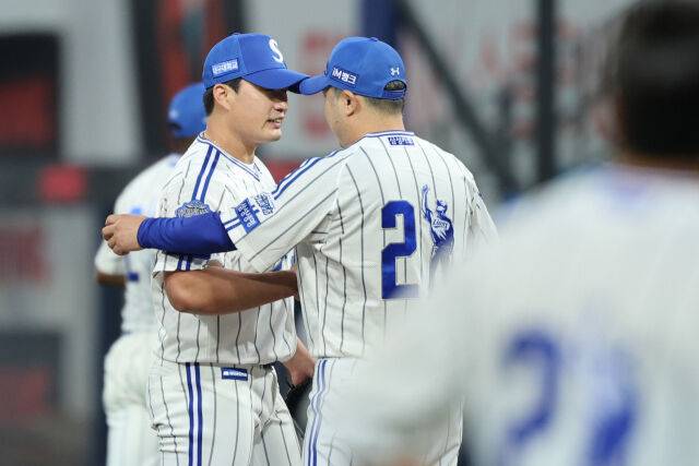 오승환과 박진만 감독./삼성 라이온즈