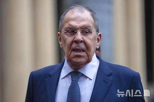 [리우데자네이루=AP/뉴시스] 미국이 우크라이나에 토마호크 장거리 순항미사일 지원을 고려하고 있다고 알려지면서 러시아가 예의 주시하는 모습이다. 사진은 세르게이 라브로프 러시아 외무장관이 지난 4월 29일 브라질 리우데자네이루에서 열린 브릭스(BRICS) 외무장관 회의에 참석한 모습. 2025.09.30.