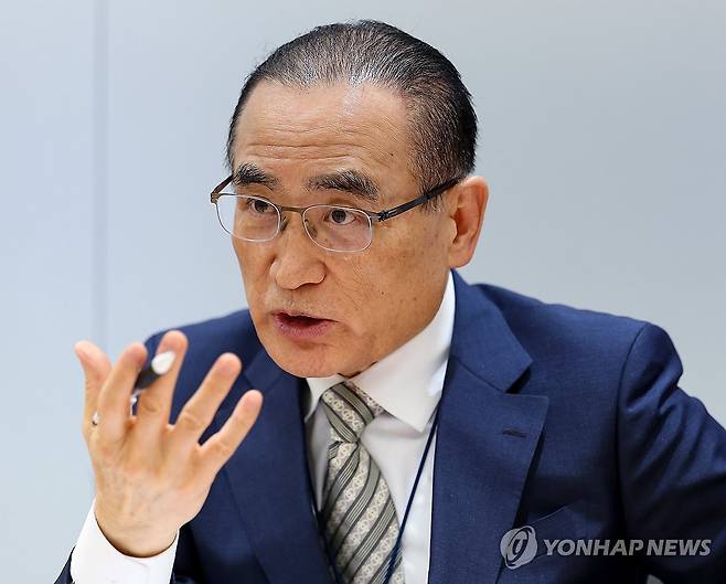 인터뷰하는 위성락 안보실장 (서울=연합뉴스) 김도훈 기자 = 위성락 국가안보실장이 29일 용산 대통령실에서 진행된 출입 통신사 기자들과 인터뷰하고 있다. 2025.9.30 superdoo82@yna.co.kr