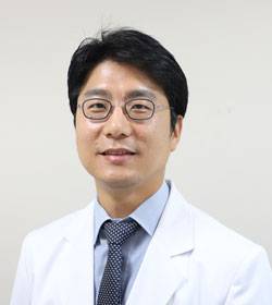 건국대병원 정형외과 정석원 교수가 관절경 국제학회에서 최우수 발표상을 수상했다./사진=건국대병원 제공
