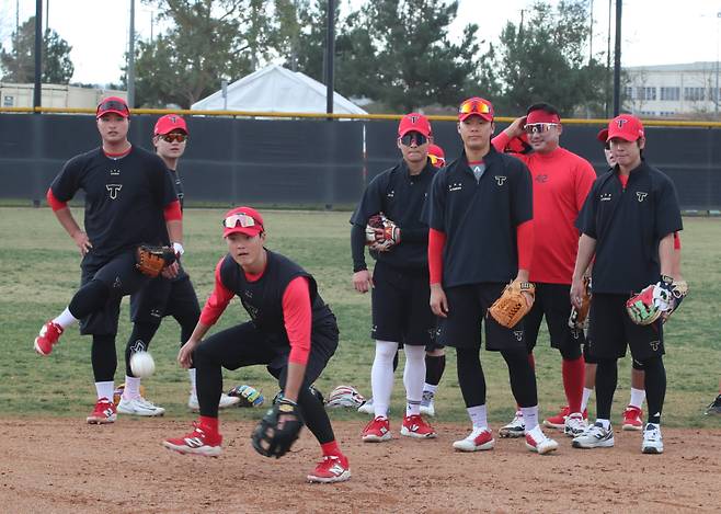 올해 미국 캘리포니아주 어바인 1차 스프링캠프에서 훈련 중인 야수조의 모습. KIA 제공