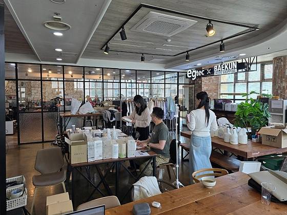 이지텍 라이브커머스 브랜드 '쓰리백', 월 매출 50억 돌파