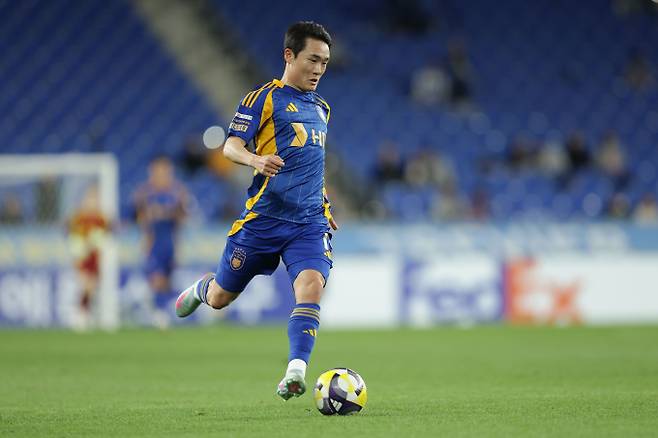 K리그 6경기 연속 무승에 그친 울산HD가 025-26시즌 아시아축구연맹(AFC) 챔피언스리그(ACLE) 리그 스테이지 2연승에 도전한다. 사진은 울산에서 활약 중인 엄원상. /사진=울산HD 제공