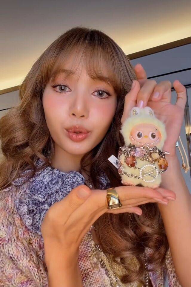 블랙핑크 리사/리사 인스타그램