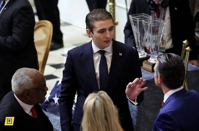 [서울=뉴시스]도널드 트럼프 미국 대통령의 막내아들인 배런 트럼프. (사진: 페이지식스 캡처) 2025.09.30.