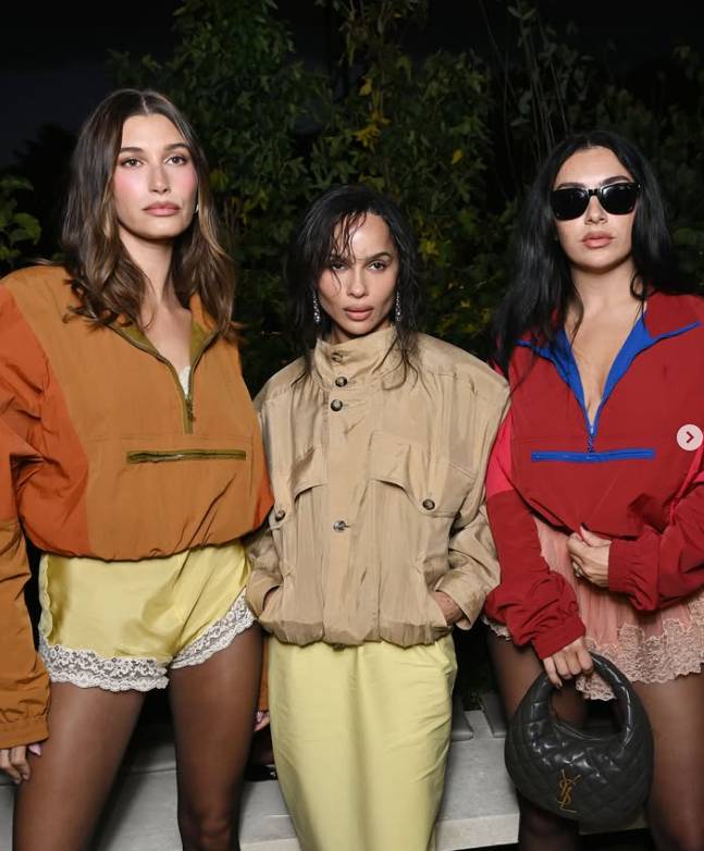 로제 빠진 단체 사진 (elleuk 인스타그램 캡처)