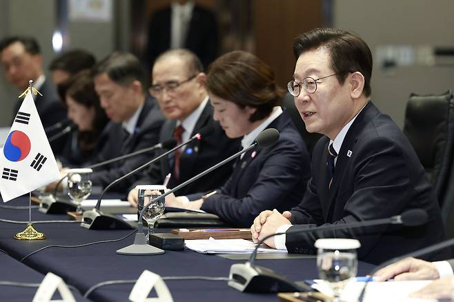 이재명 대통령이 지난달 30일 부산 누리마루 APEC 하우스에서 열린 한일 정상회담에서 발언하고 있다. 대통령실통신사진기자단