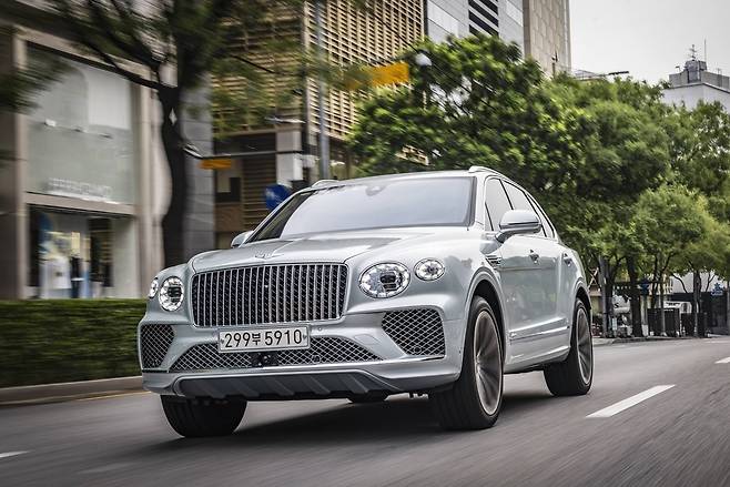 벤틀리 벤테이가 아주르. 사진=벤틀리모터스코리아 제공