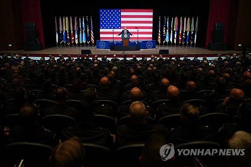 미군 장성 지휘관 회의서 연설하는 트럼프 [AP=연합뉴스. 재판매 및 DB 금지]