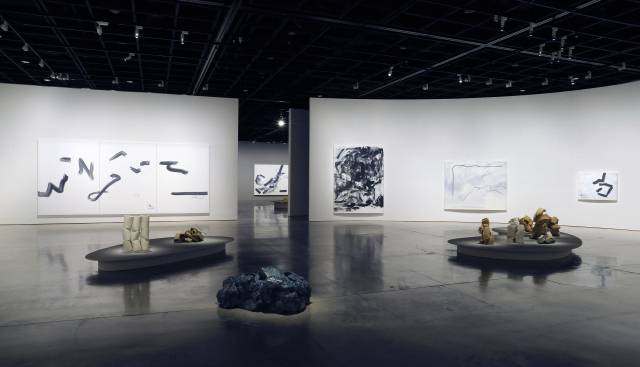 대구미술관에서 전시 중인 이강소 회고전 모습. 대구미술관 제공