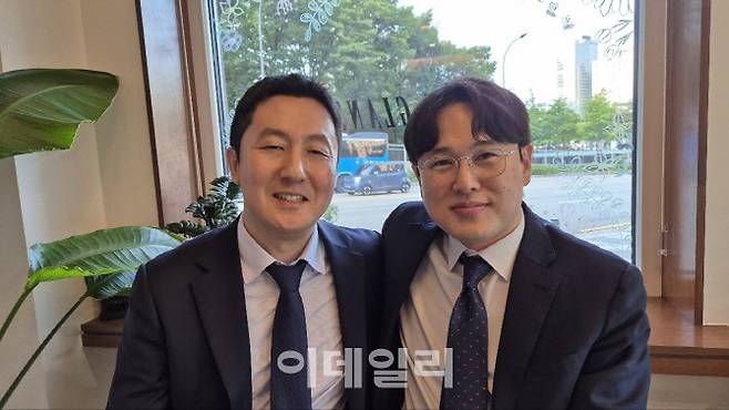 김은수 중부국세청 징세송무국 국제조세팀장(왼쪽)과 문진혁 서울국세청 송무1과 법인2팀장(사진=김미영 기자)