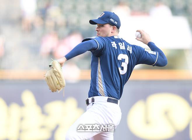 NC 선발투수 라일리가 서울 잠실구장에서 열린 2025 KBO리그 LG와 경기에서 역투하고 있다. 잠실 | 최승섭기자 thunder@sportsseoul.com