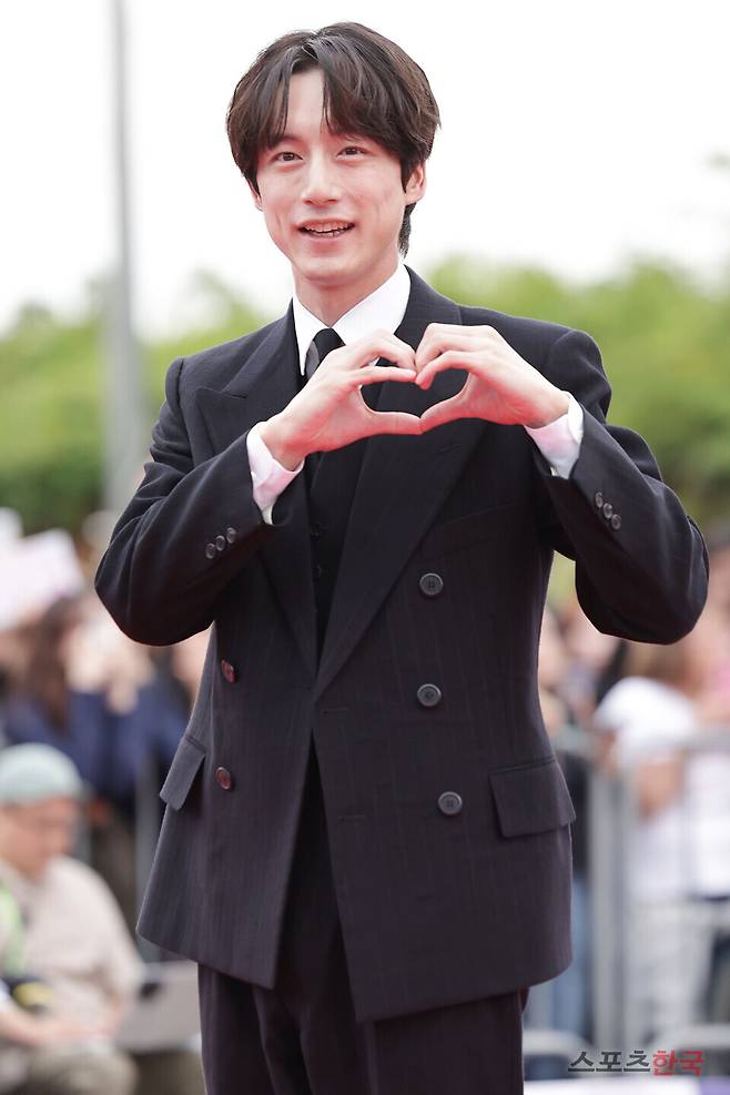 제20회 서울드라마어워즈 레드카펫 행사에 참석한 사카구치 켄타로. 25.10.2 ⓒ이혜영 기자 lhy@hankooki.com