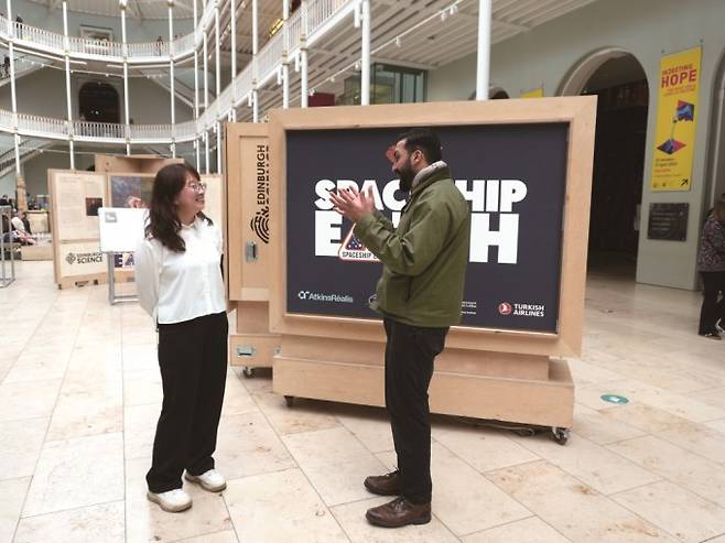 4월 15일 2시, 스코틀랜드 박물관 로비에서 에든버러 사이언스를 이끄는 하순 엘 자파 총괄디렉터 겸 최고경영자(CEO)를 만났다. 과학동아 제공