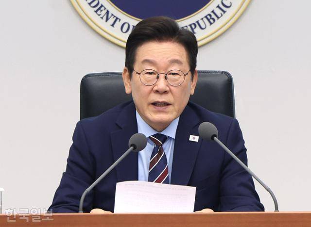 이재명 대통령이 2일 서울 용산 대통령실 청사에서 열린 제12차 대통령 주재 수석보좌관회의에서 발언하고 있다. 왕태석 선임기자