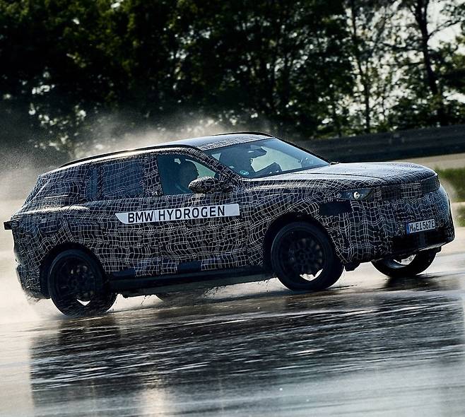 BMW그룹이 출시할 예정인 수소차 X5. 사진=BMW그룹 SNS