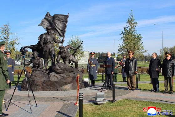 North Korean Defense Minister No Kwang-chol, third from right, and Russian Defense Minister Andrei Belousov, fourth from left, attend an unveiling ceremony for a monument dedicated to the North Korean military in Moscow on Oct. 1. [KOREAN CENTRAL NEWS AGENCY]