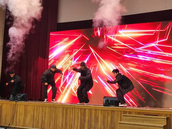 마싸 크루의 화려한 ‘스트릿댄스’. 박화선기자