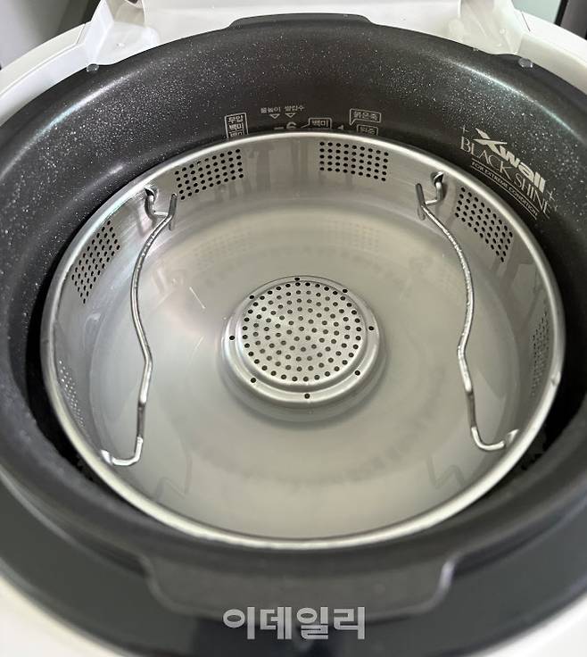 당질물이 빠져나와 트레이에 고여있는 모습. (사진= 김혜미 기자)