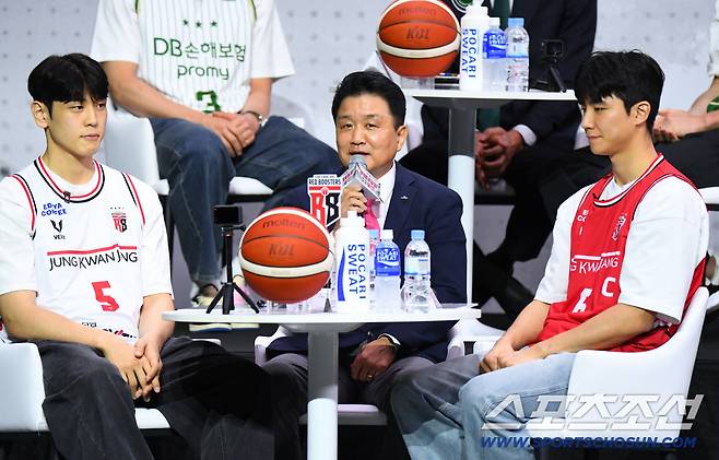 유도훈 정관장 감독이 새 시즌을 각오를 밝히고 있다. 사진제공=KBL