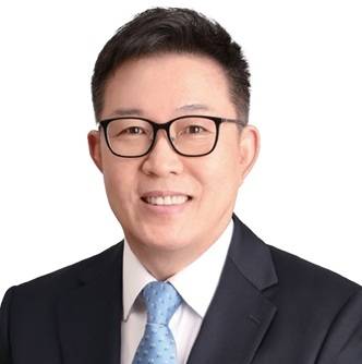 유효상 유니콘경영경제 연구원장 - 전 차의과학대 경영대학원원장, 전 동국대 경영전문대학원 교수, ‘경제의 역설’ ‘리더의 오판’ 저자