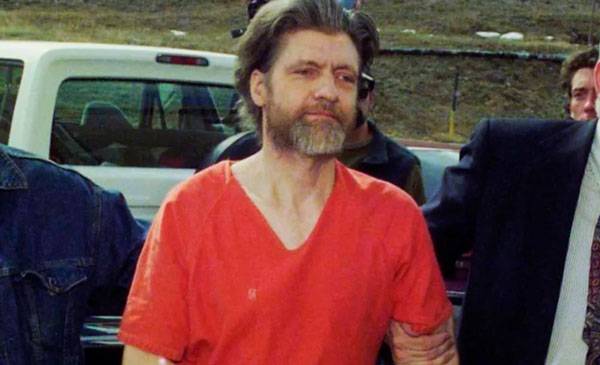 1996년 테오도르 카잔스키(Theodore Kaczynski) 체포 당시 모습./사진=BBC 뉴스 캡처