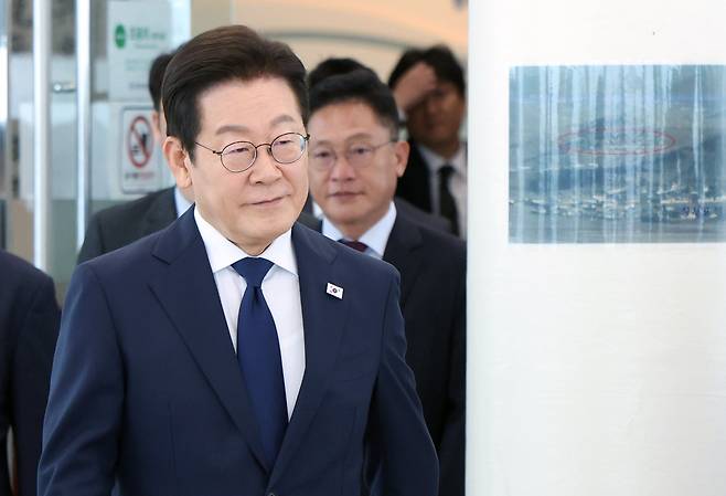 추석 명절을 맞아 이재명 대통령이 3일 인천 강화도 평화전망대를 방문하고 있다. 대통령실사진기자단