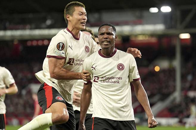 [노팅엄=AP/뉴시스]조규성 선발로 뛴 미트윌란, UEL. 2연승. 2025.10.02.